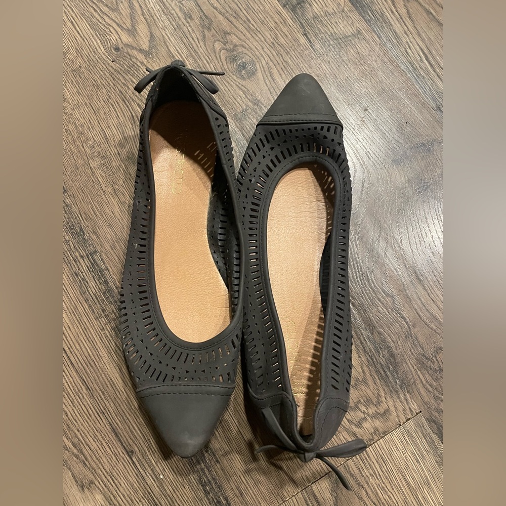5/$25 Restricted Black Flats, Women’s Size 10